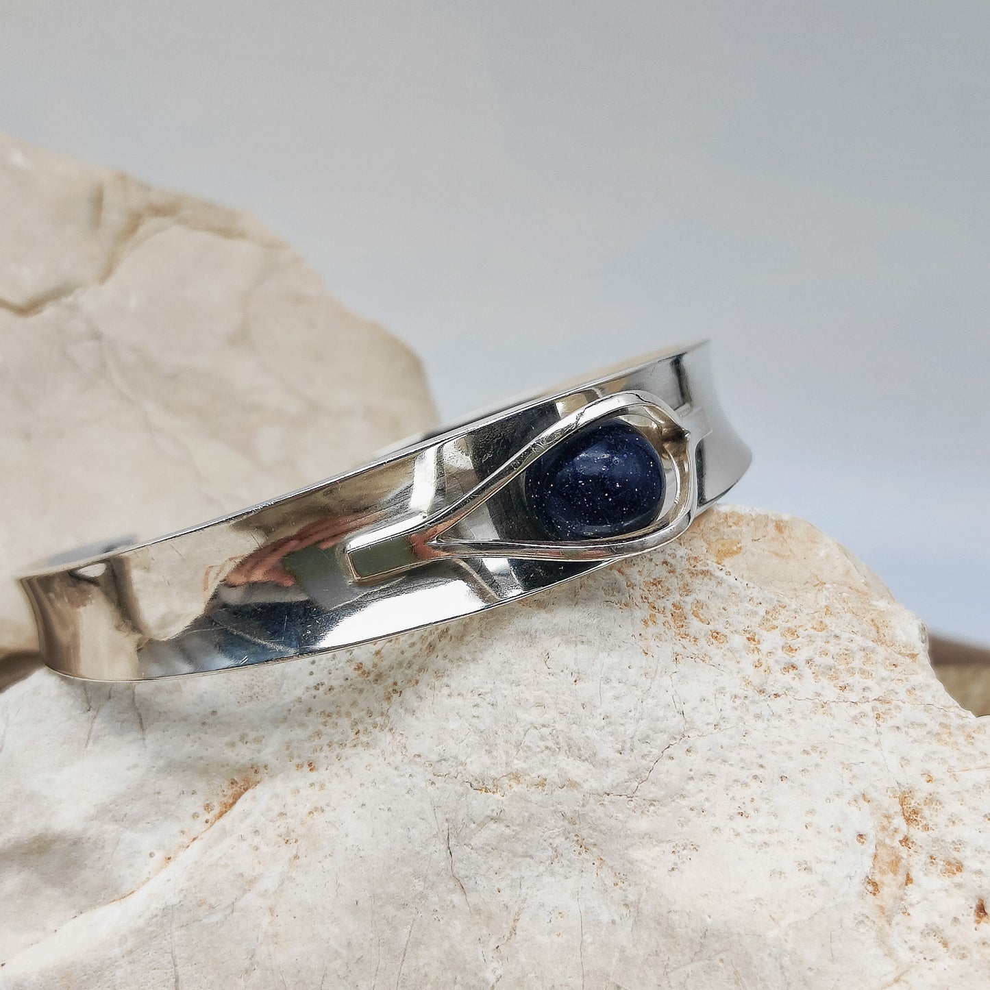 Trapped Black Sunstone Bracelet by Elis Kauppi for Kupittaan Kulta