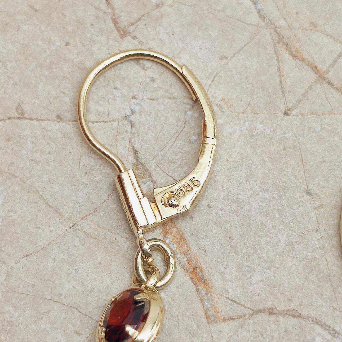 Elegant dangles with Garnet in 14K gold