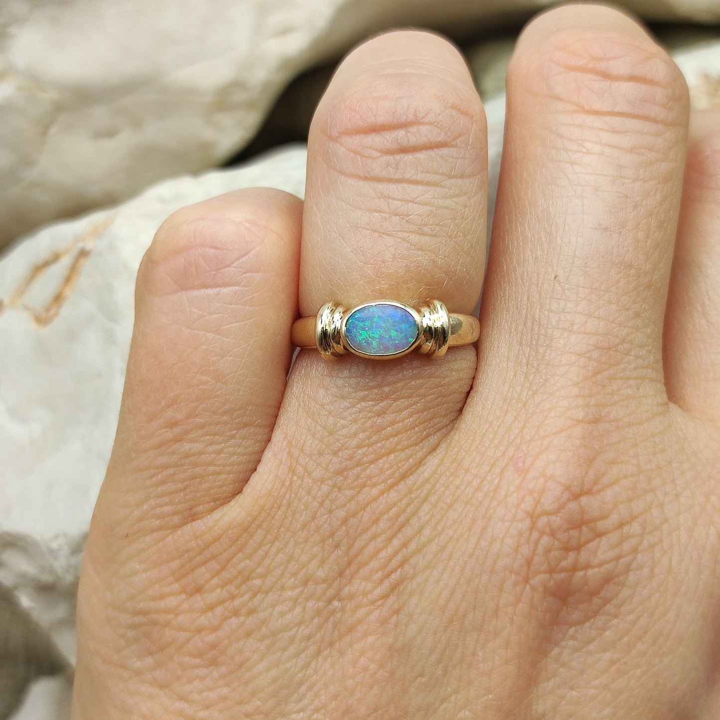 Vintage Opal ring in 9K gold