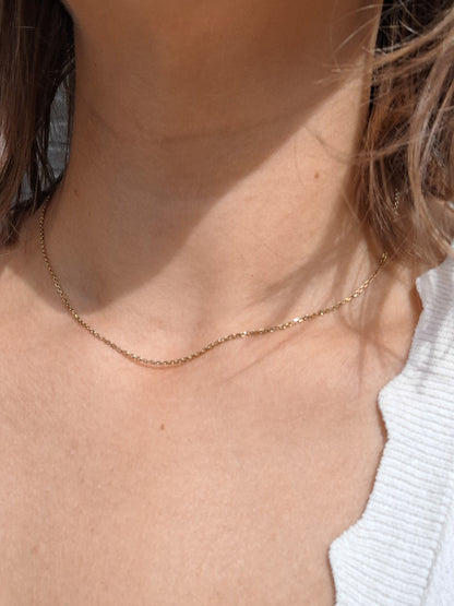 Essential necklace 42cm in 8K gold