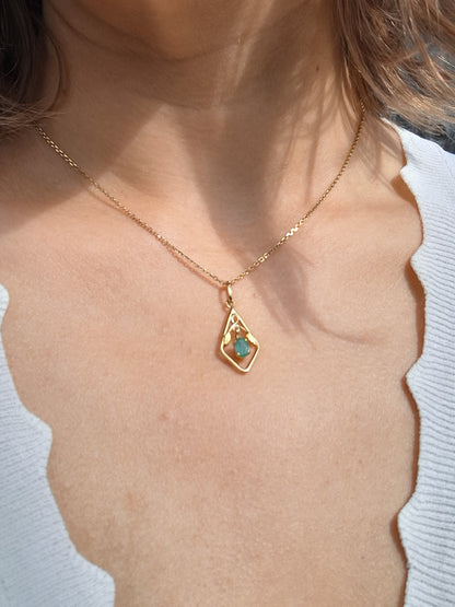 Emerald Art Nouveau Pendant in 18K gold