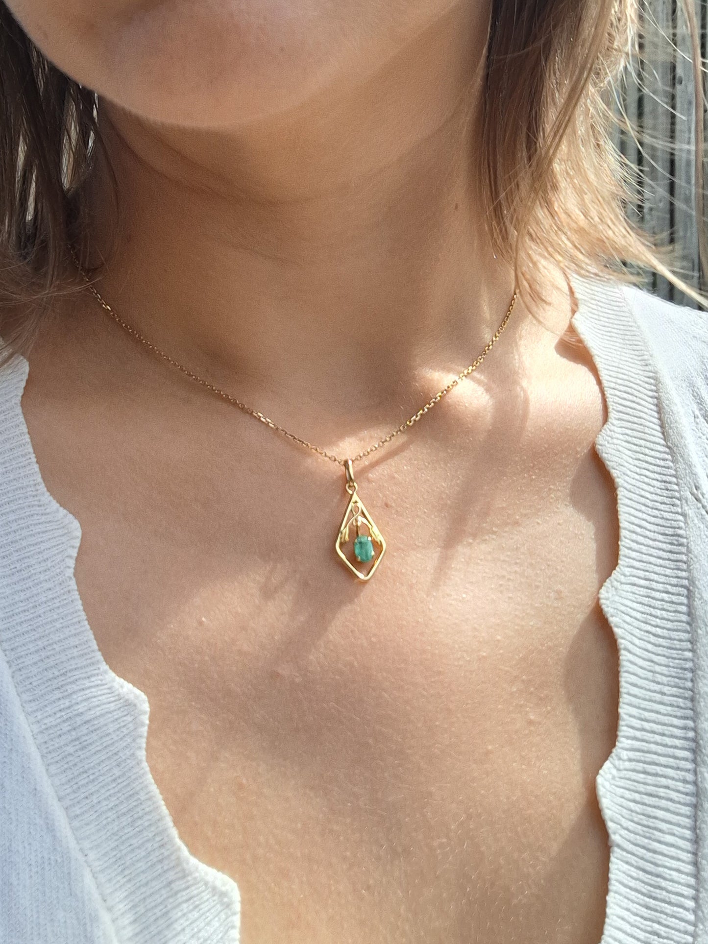 Emerald Art Nouveau Pendant in 18K gold