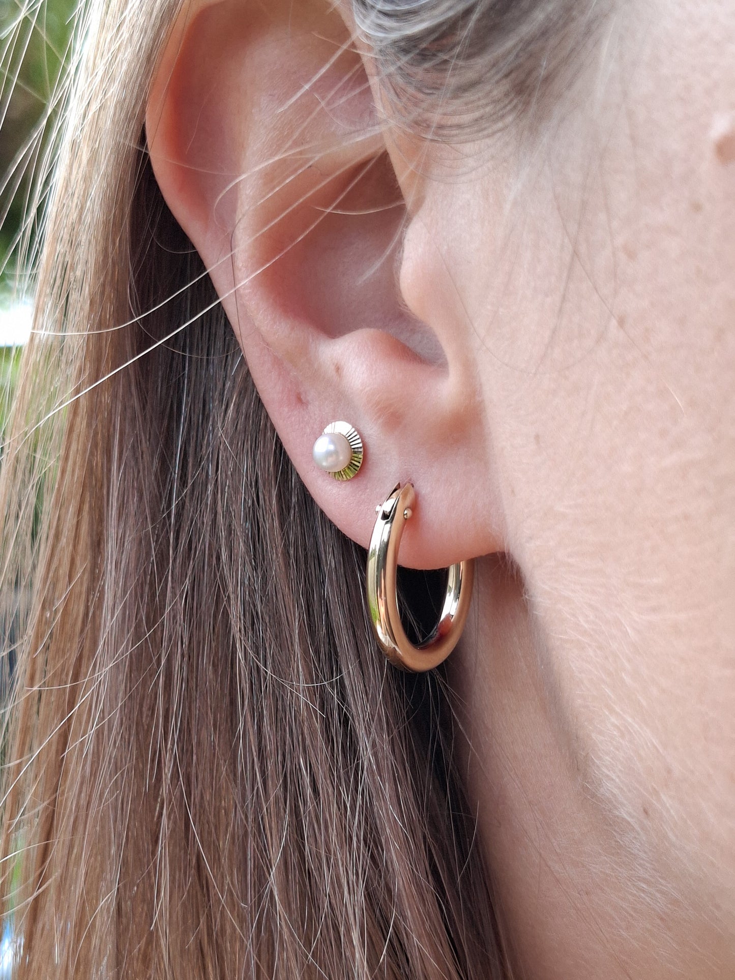Smooth Oval Earrings in 9K gold