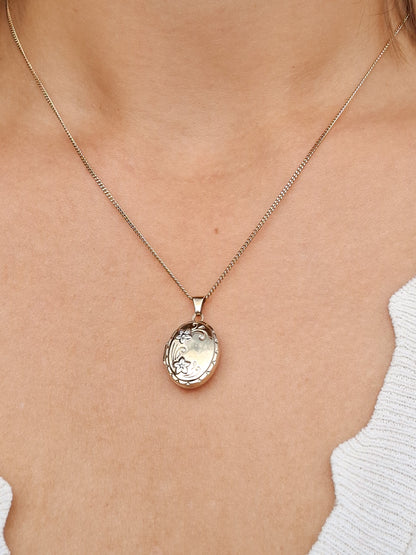 Flower Photo Locket in 9K gold