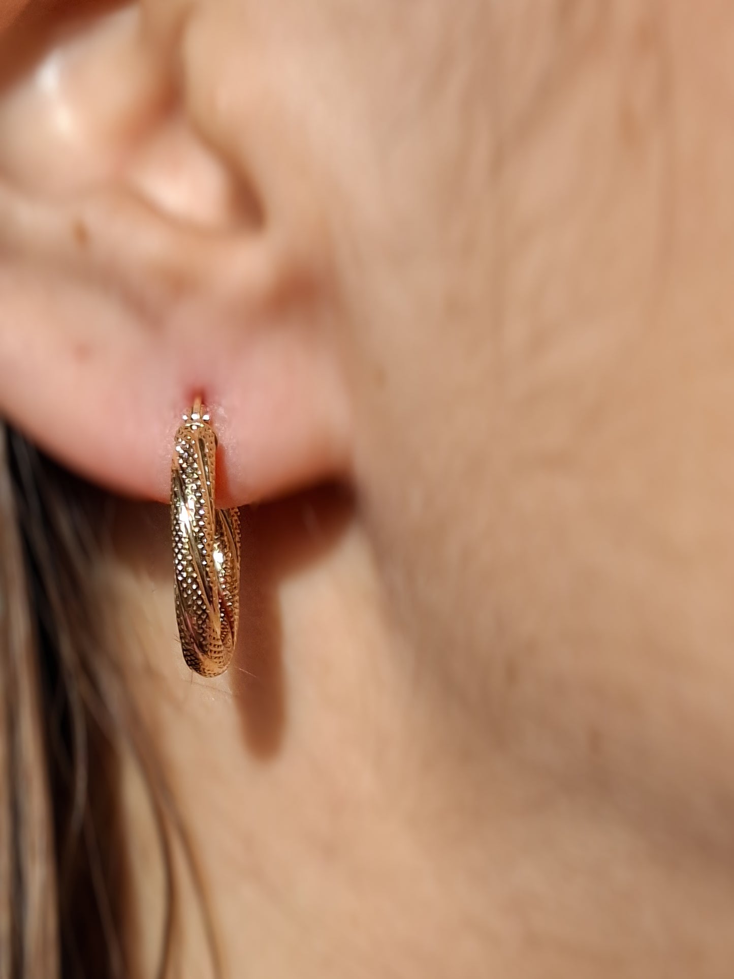 Vintage 9ct Gold Hoop Earrings by UnoAErre