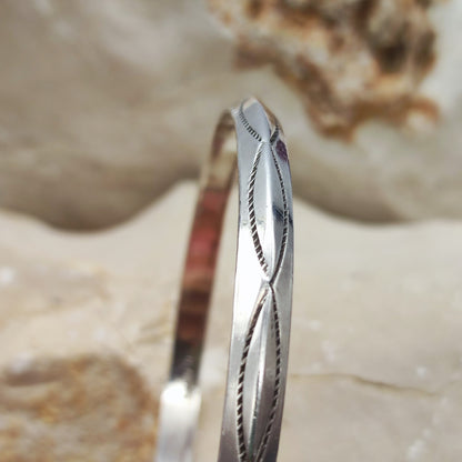 Tahe Navajo Bangle