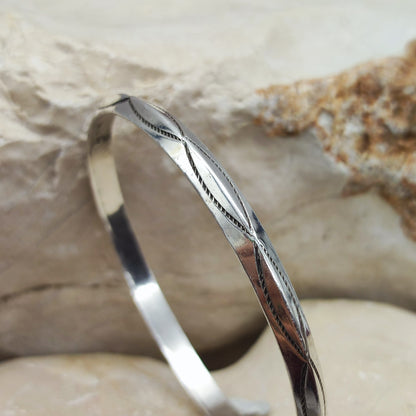 Tahe Navajo Bangle