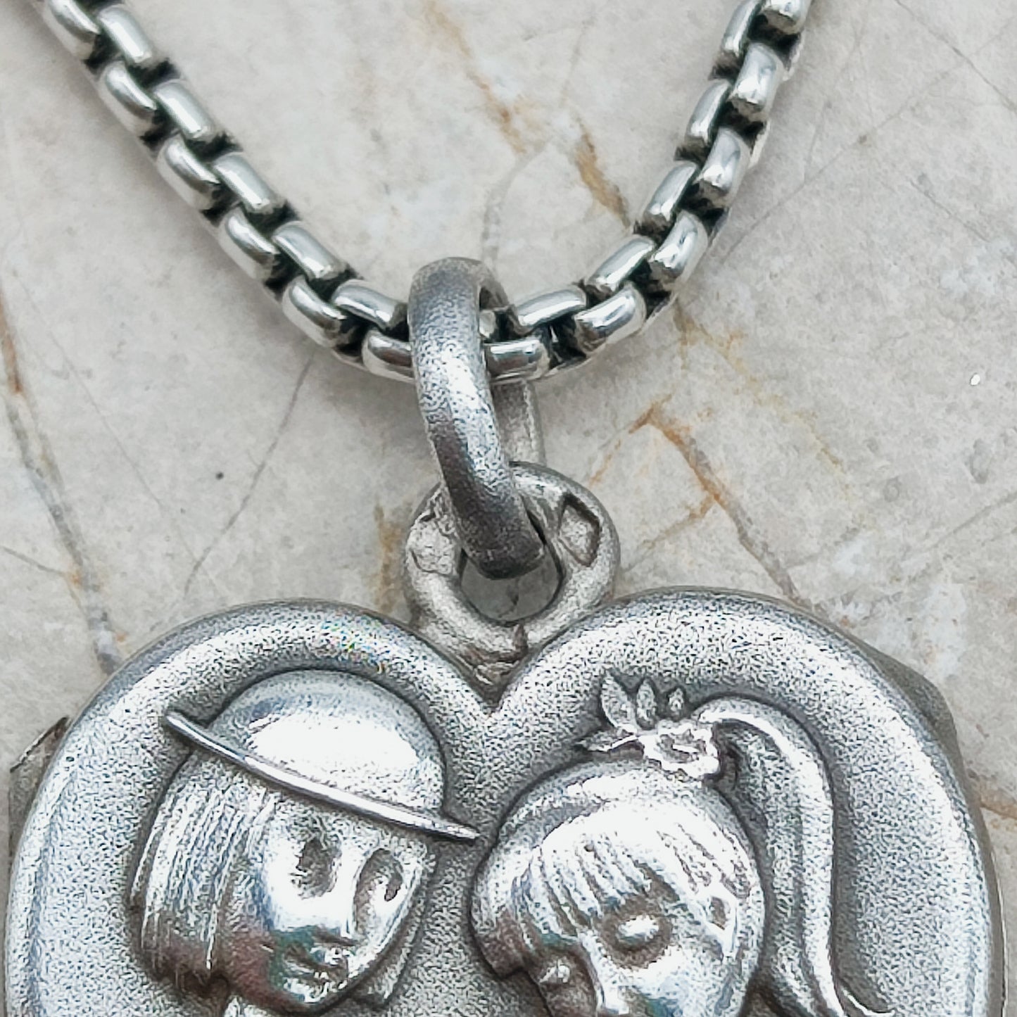 Les amoureux de Peynet Locket 