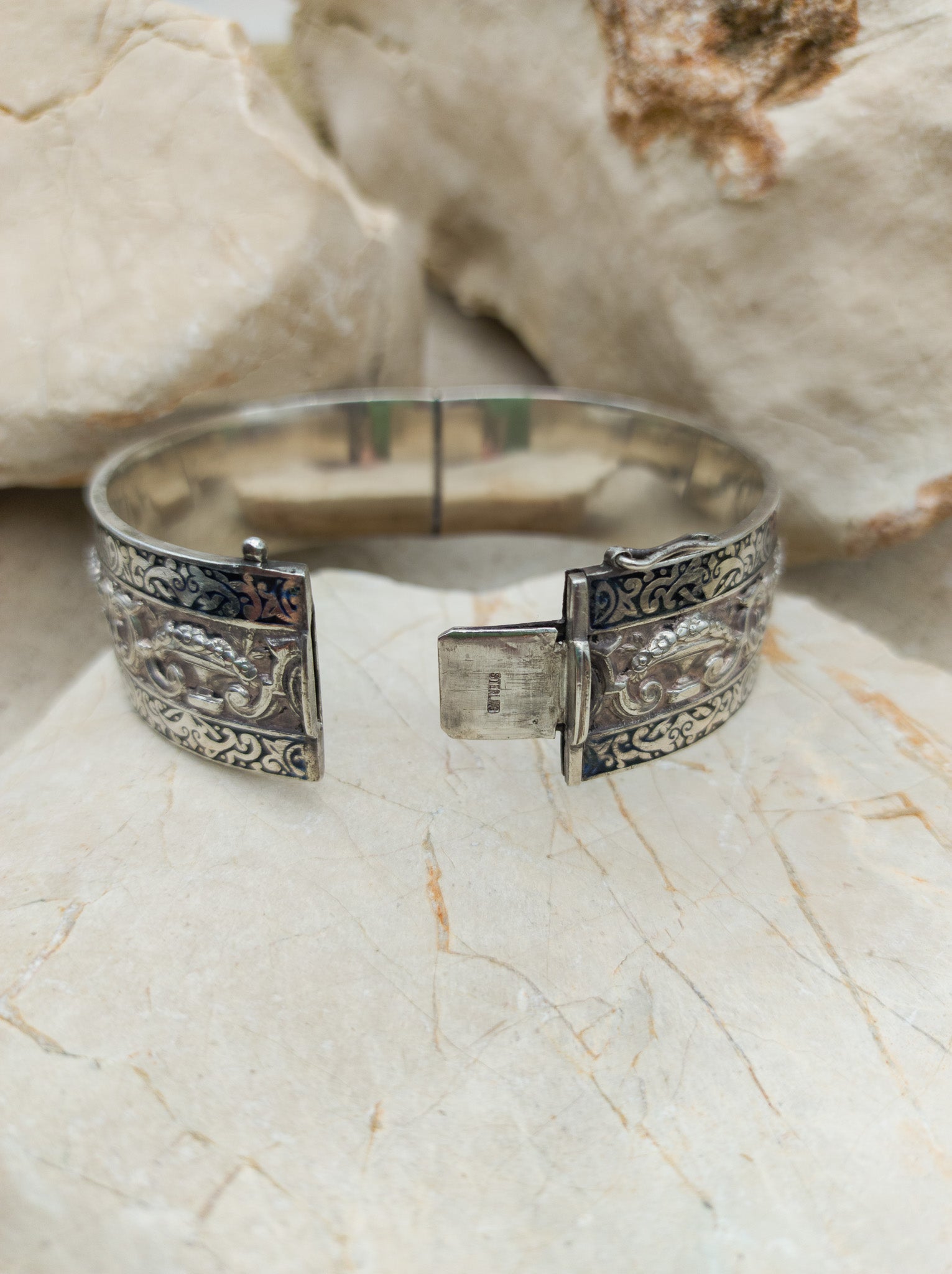 Vintage Repoussé Silver Portugese bracelet with black enamel ca 1940 closing