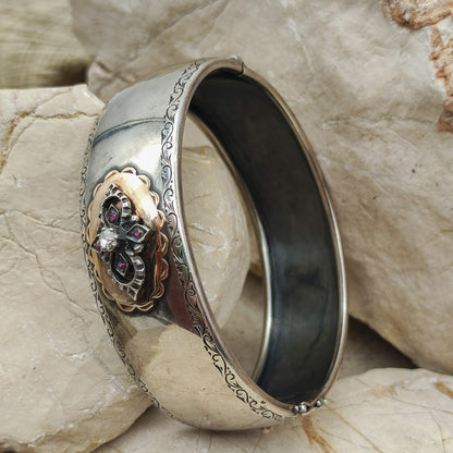 Victorian Bangle with rose cut Diamond and 14K gold