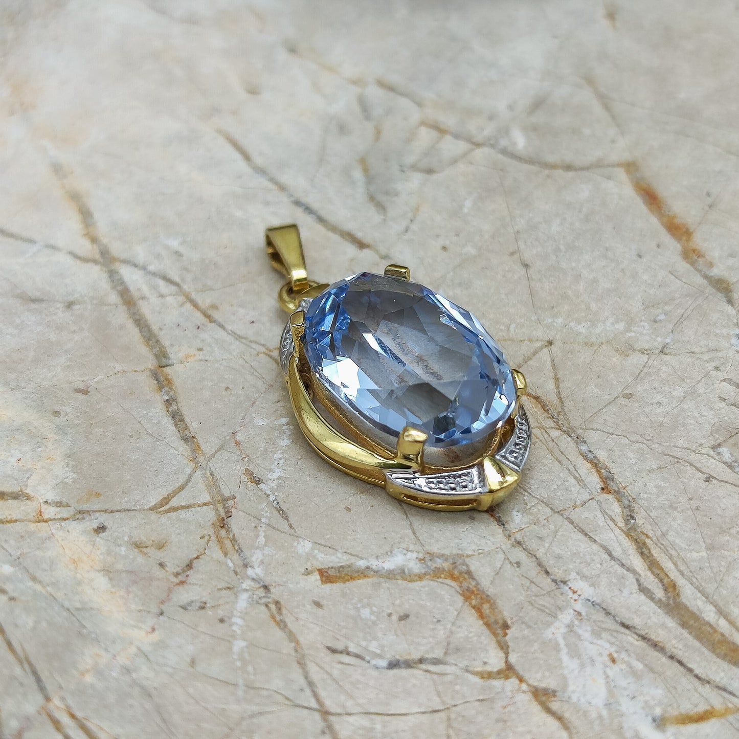 1960's Pendant with Blue Spinel in 8K Gold side view