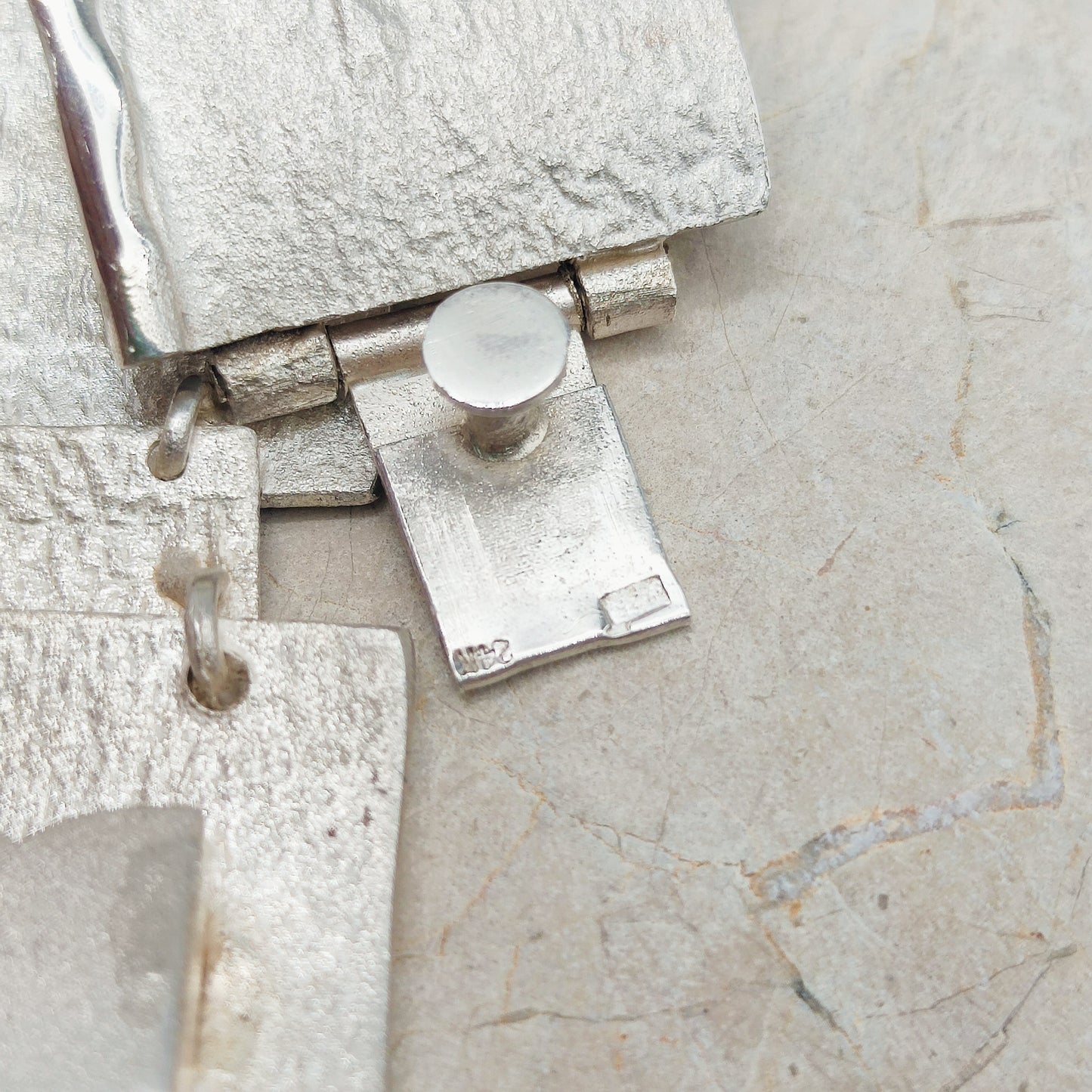 Handmade bracelet by Audar in silver with 24K gold details