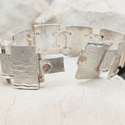 Handmade bracelet by Audar in silver with 24K gold details