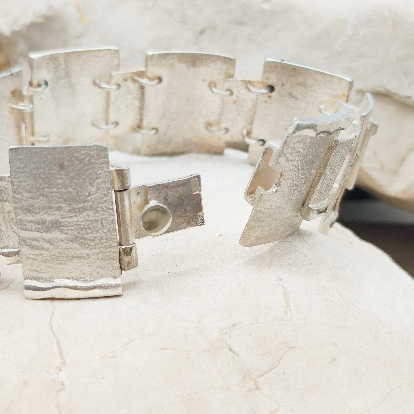 Handmade bracelet by Audar in silver with 24K gold details