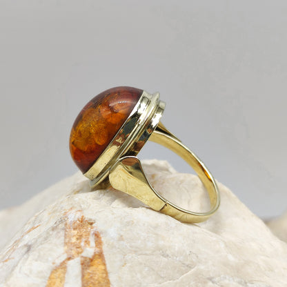 Vintage amber ring in 8K gold