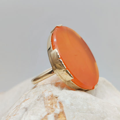 Bold Vintage ring with Carnelian in 14K gold