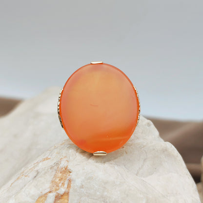 Bold Vintage ring with Carnelian in 14K gold