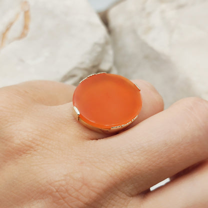 Bold Vintage ring with Carnelian in 14K gold