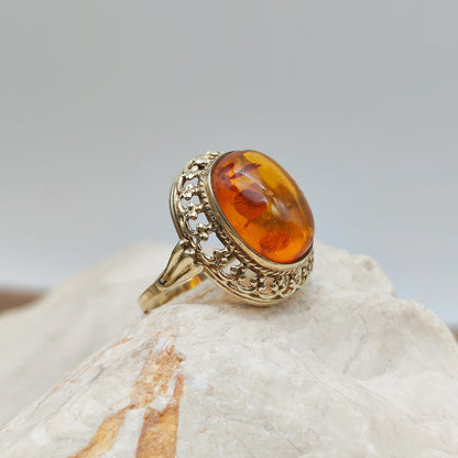 Chic Vintage Amber ring in 8K gold