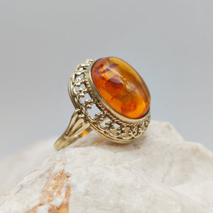 Chic Vintage Amber ring in 8K gold