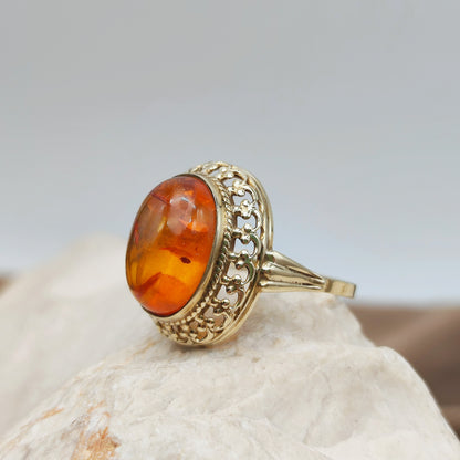Chic Vintage Amber ring in 8K gold