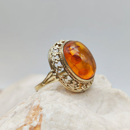 Chic Vintage Amber ring in 8K gold