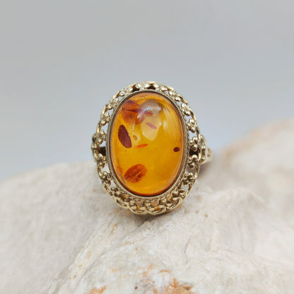 Chic Vintage Amber ring in 8K gold