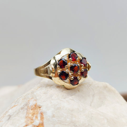 Vintage Flower ring with garnets in 8K gold