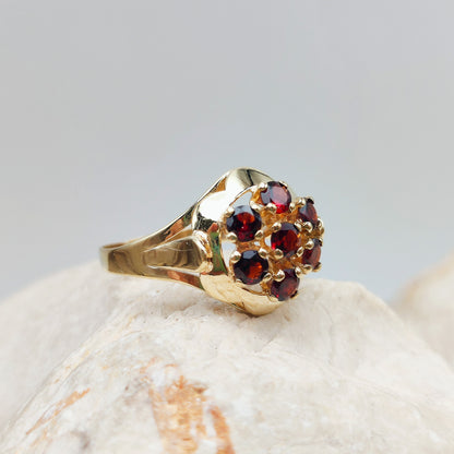 Vintage Flower ring with garnets in 8K gold