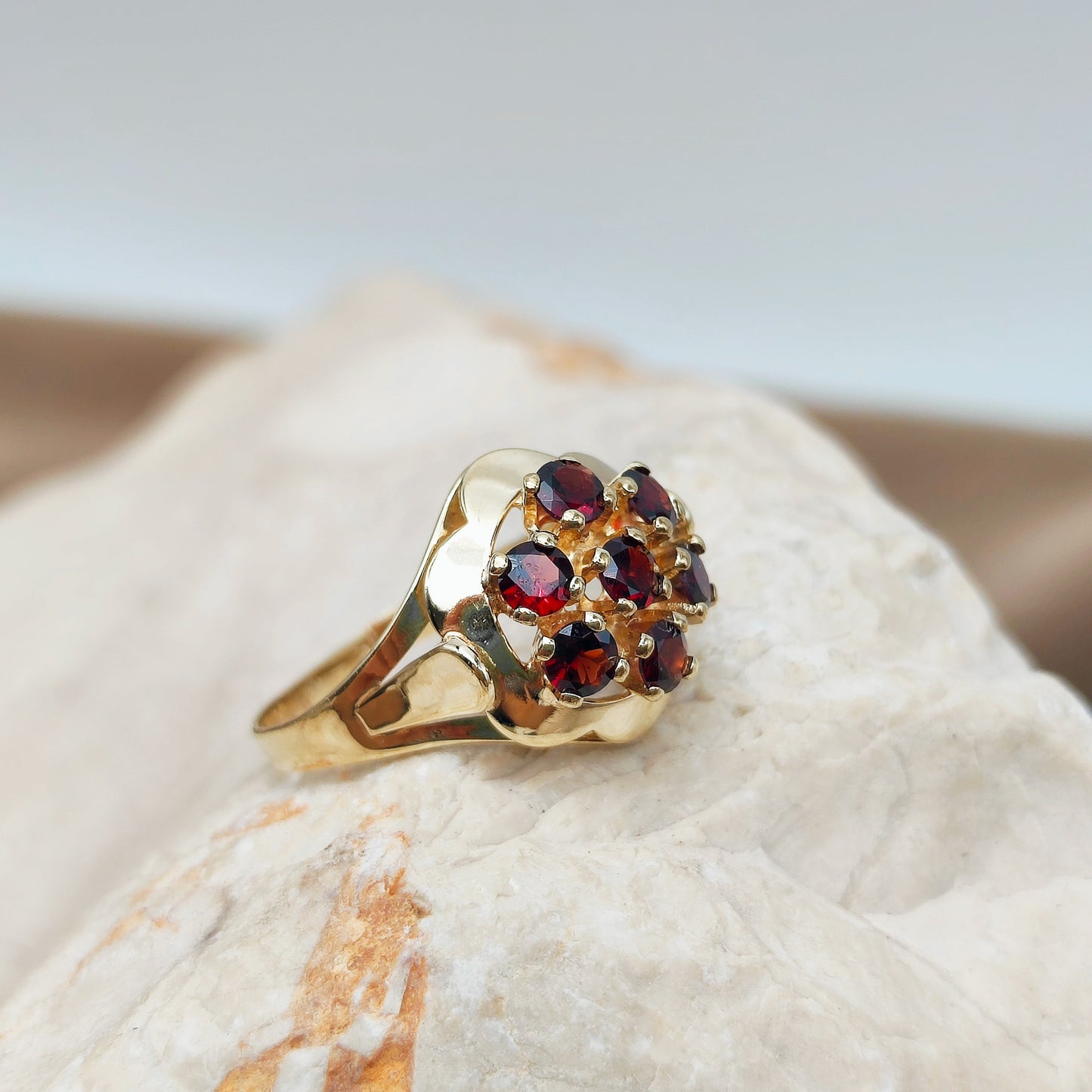 Vintage Flower ring with garnets in 8K gold