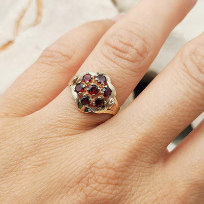 Vintage Flower ring with garnets in 8K gold