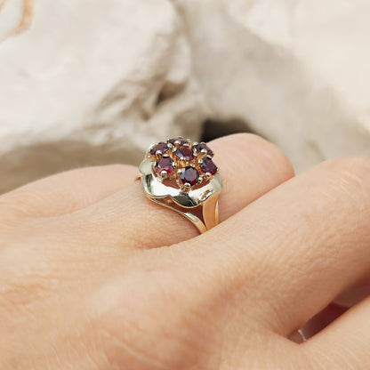 Vintage Flower ring with garnets in 8K gold