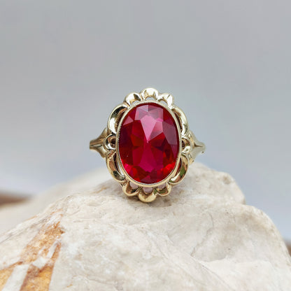 Vintage Ruby ring in 14K gold