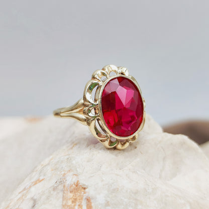 Vintage Ruby ring in 14K gold