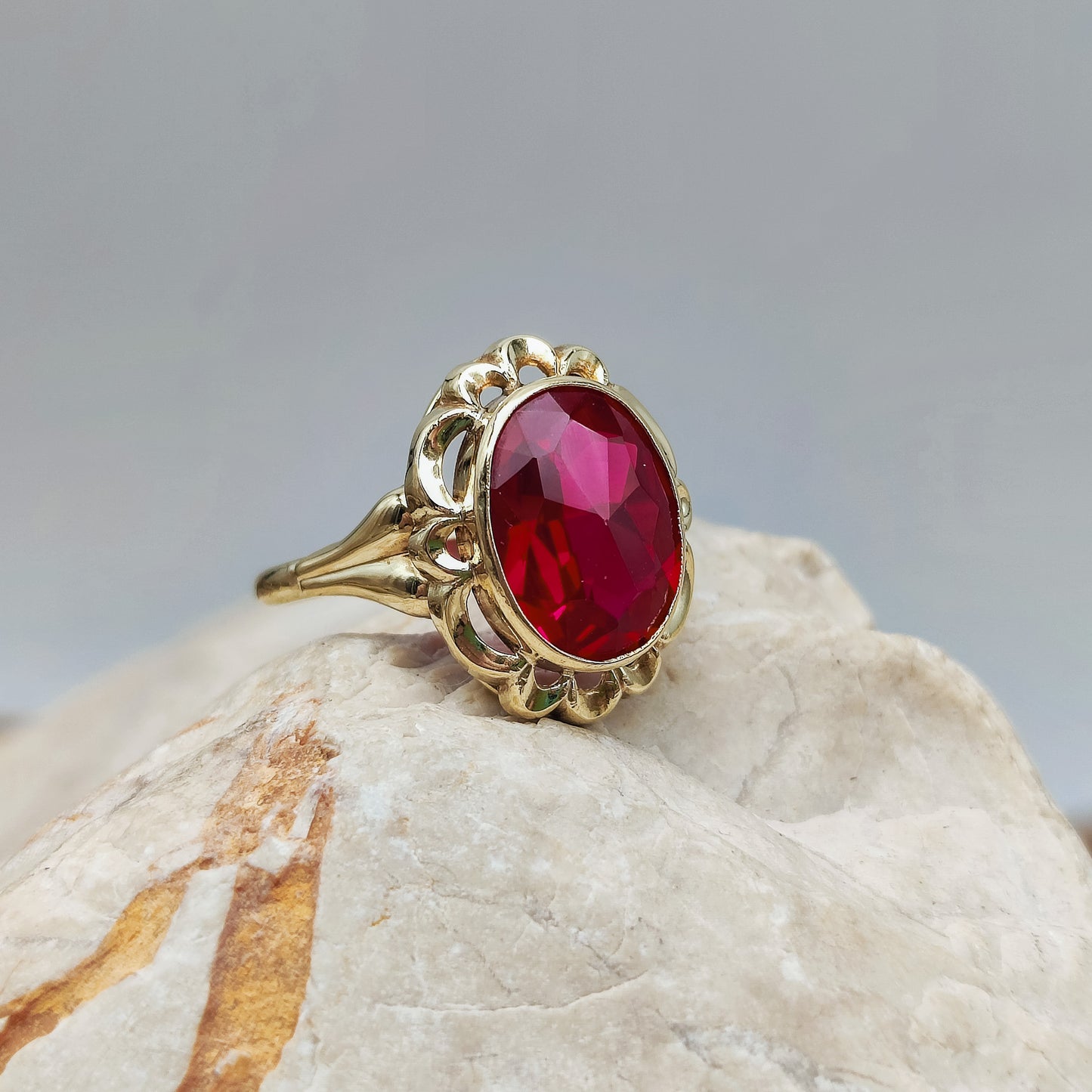 Vintage Ruby ring in 14K gold