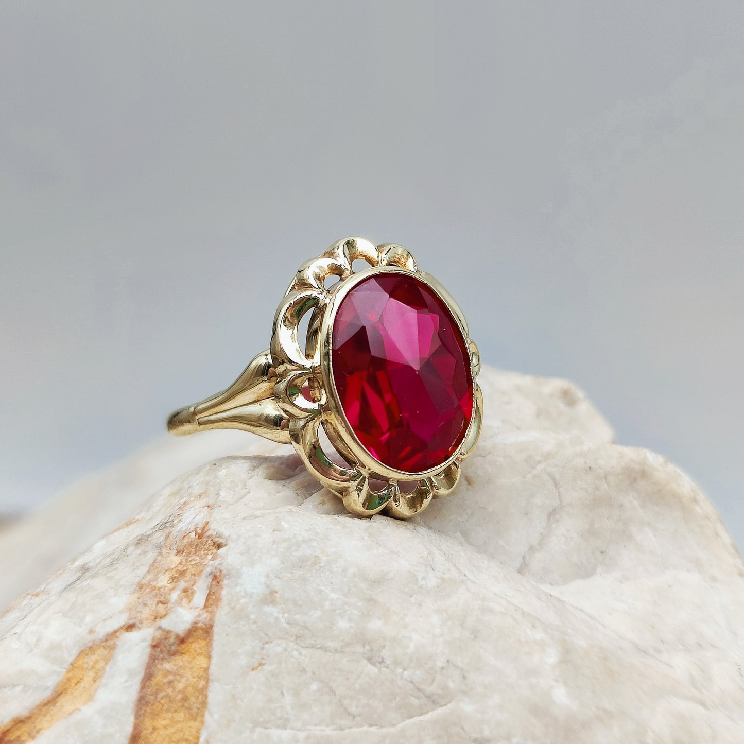 Vintage Ruby ring in 14K gold