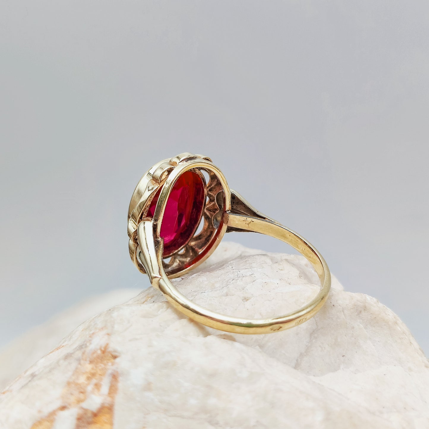 Vintage Ruby ring in 14K gold