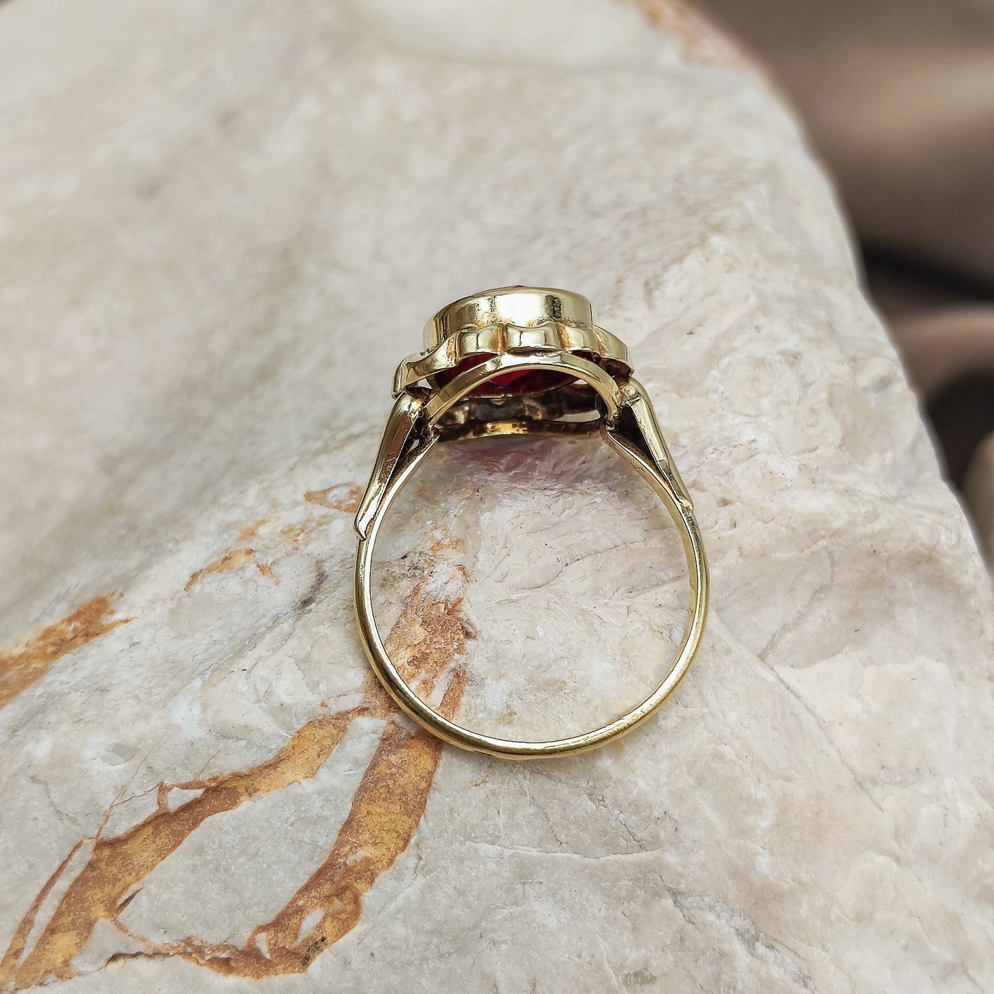 Vintage Ruby ring in 14K gold