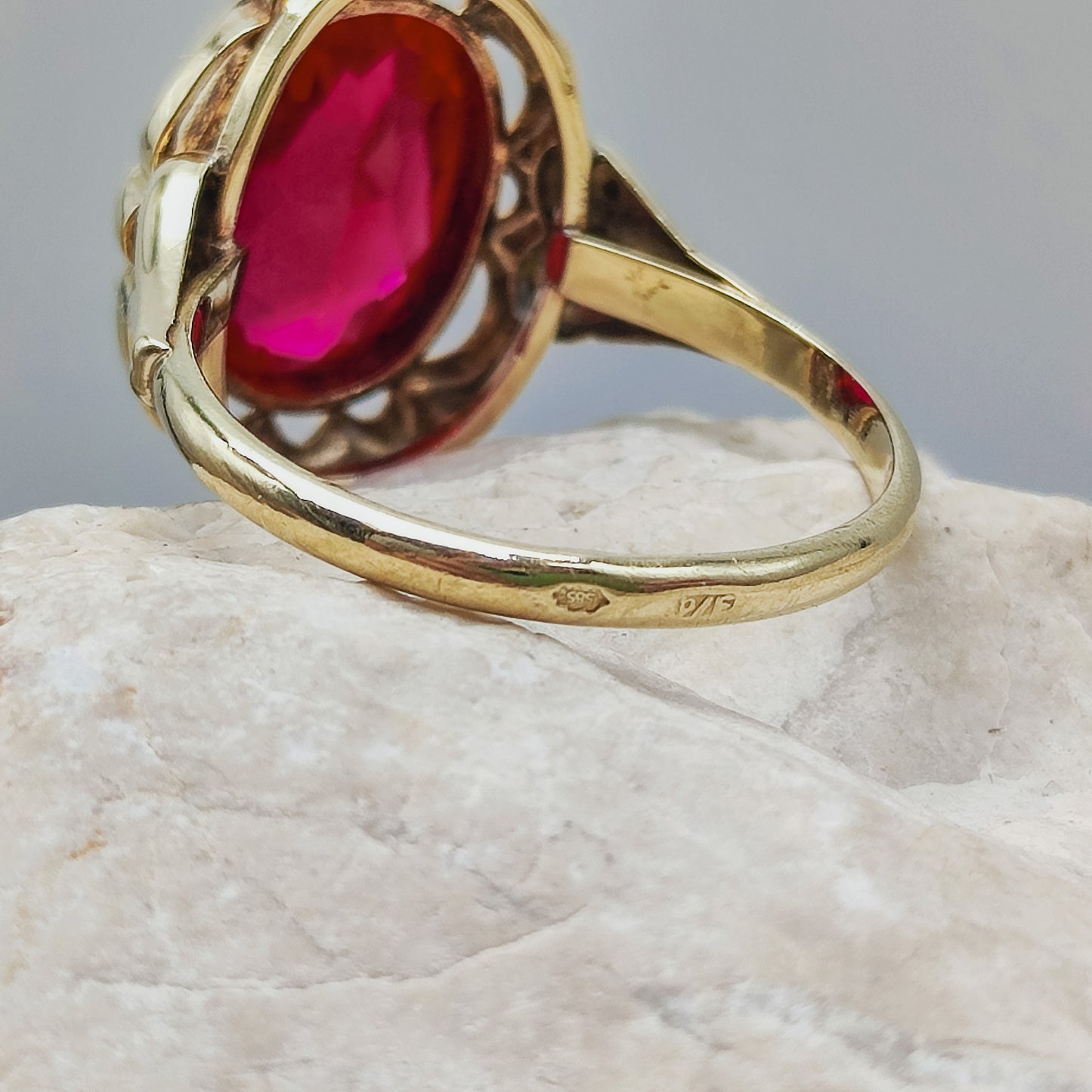 Vintage Ruby ring in 14K gold
