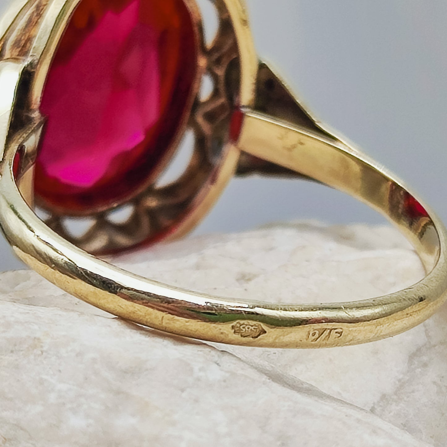 Vintage Ruby ring in 14K gold
