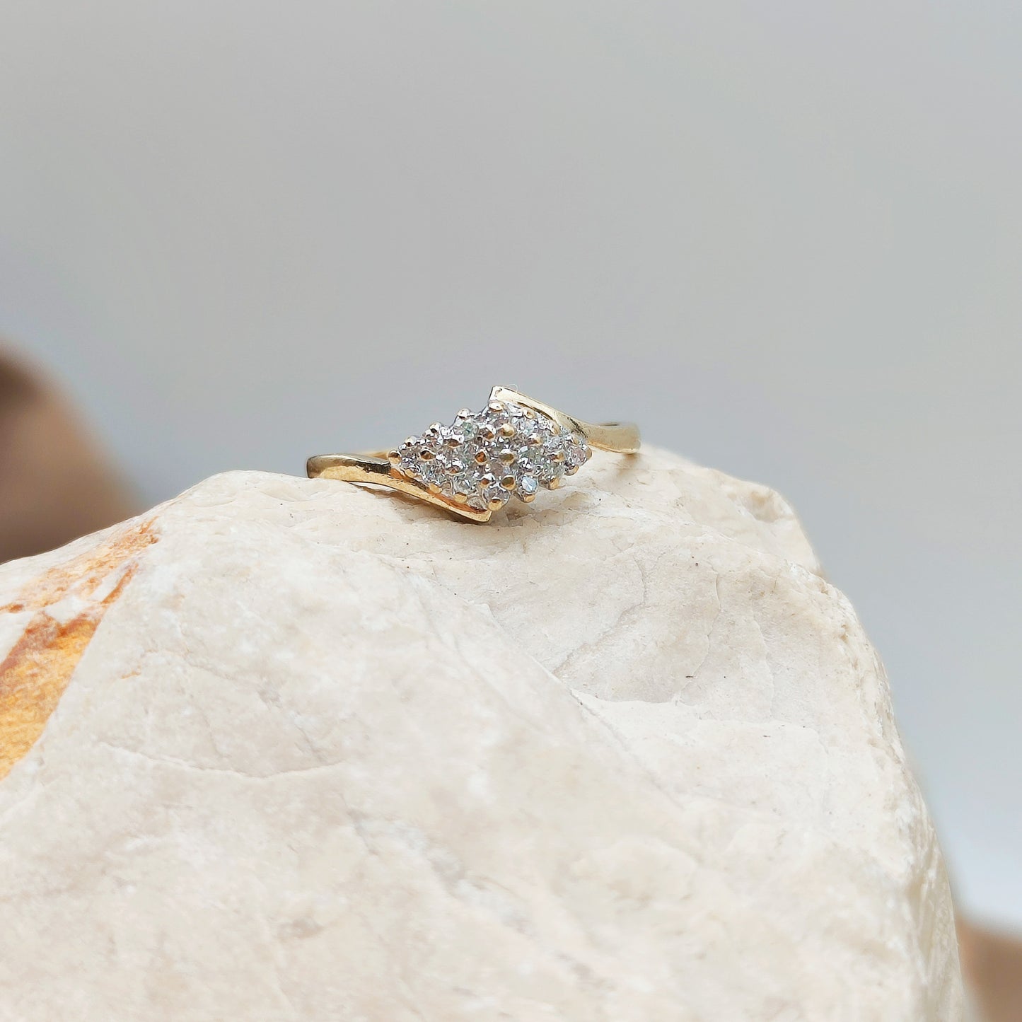 Vintage Diamond ring in 9K gold