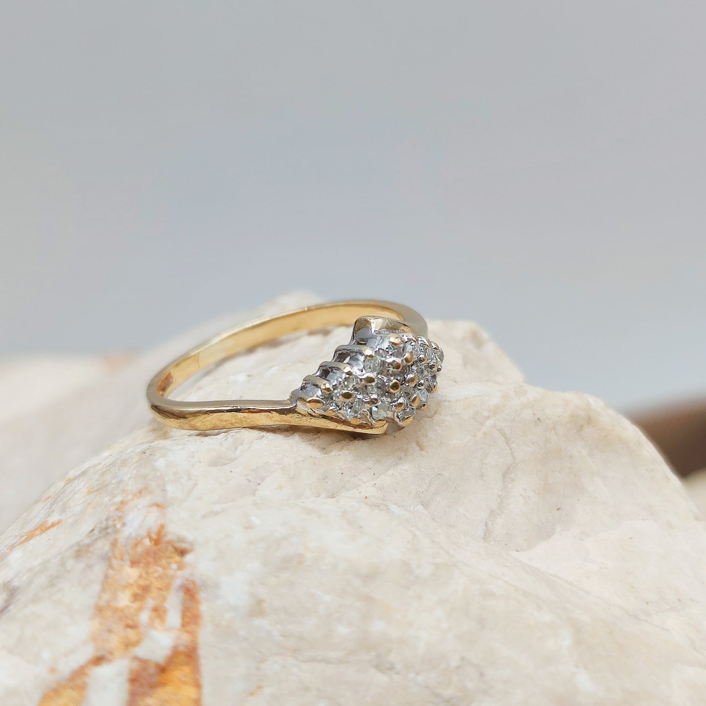 Vintage Diamond ring in 9K gold