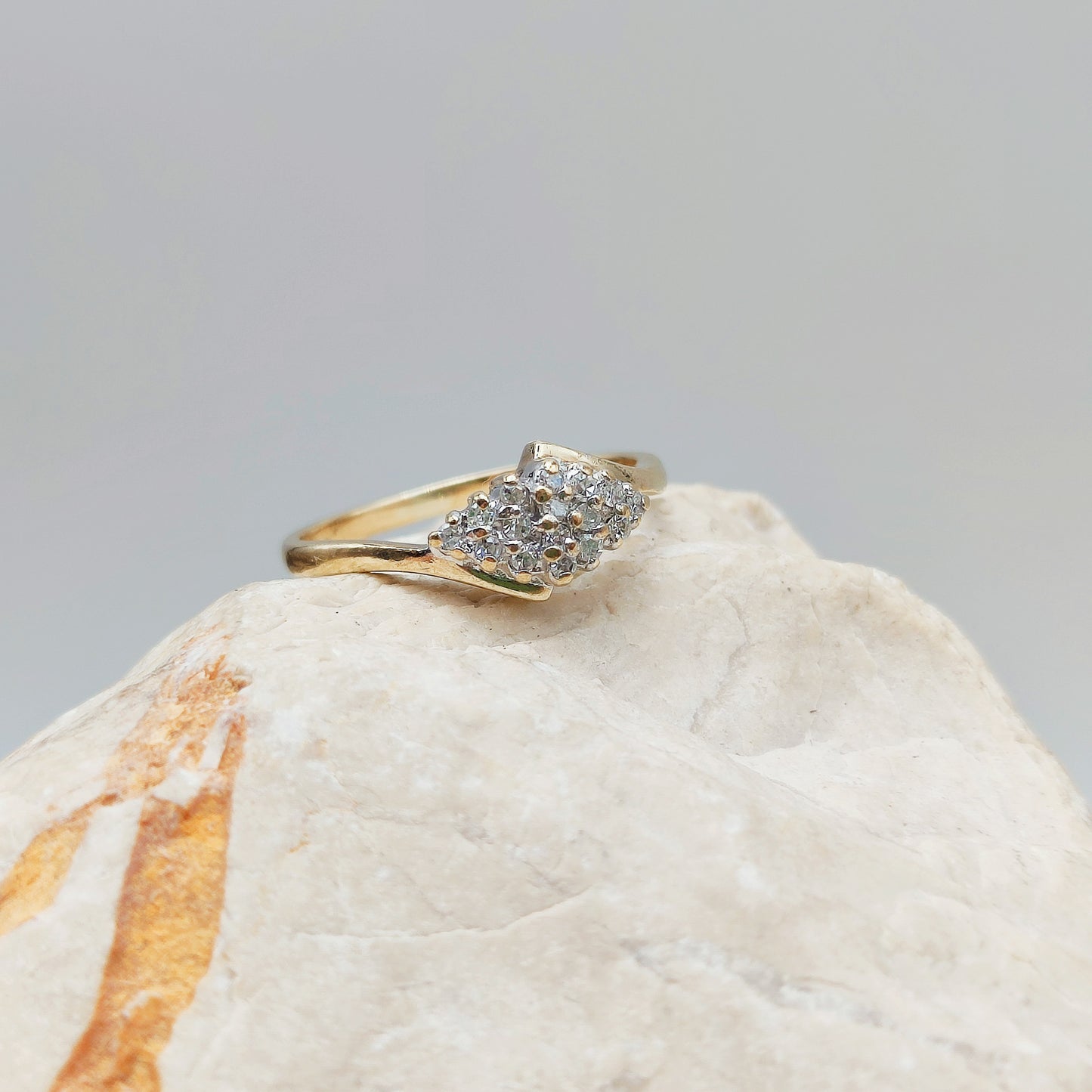 Vintage Diamond ring in 9K gold