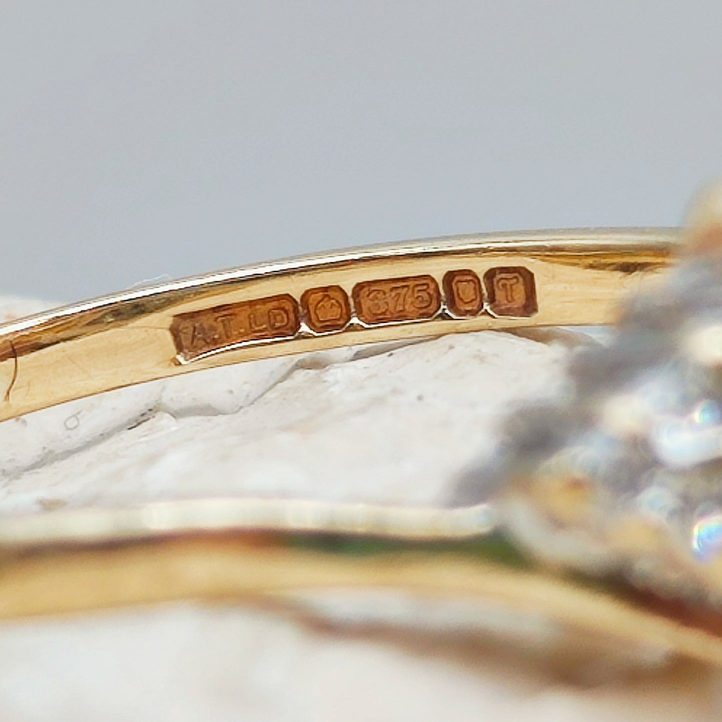 Vintage Diamond ring in 9K gold