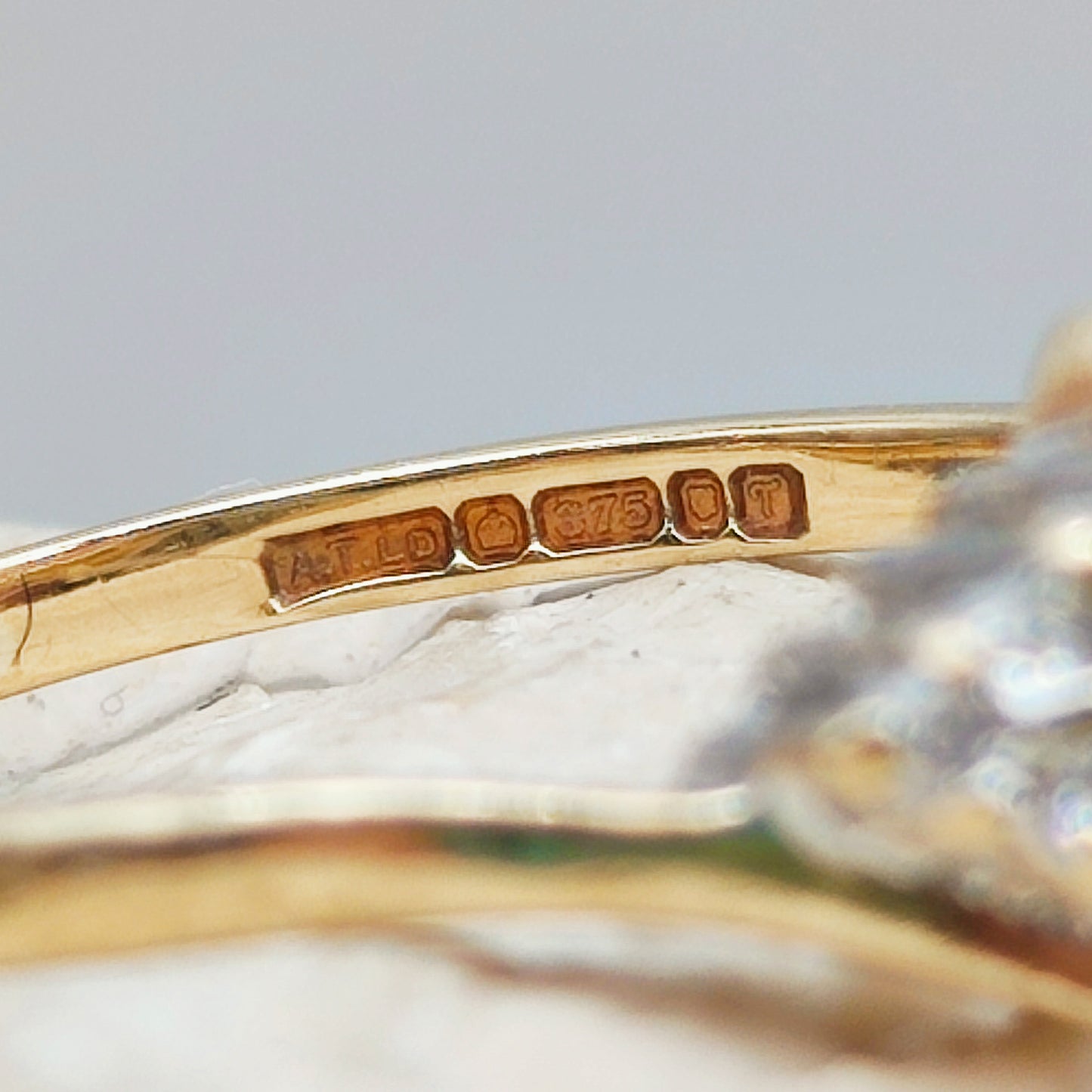 Vintage Diamond ring in 9K gold