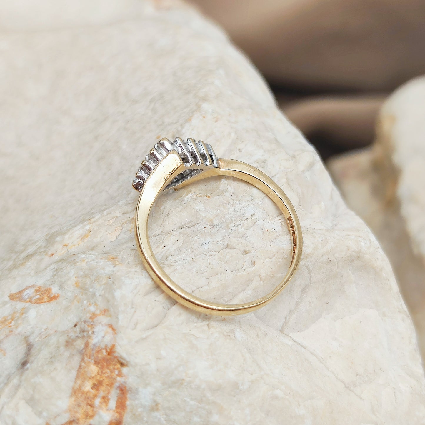 Vintage Diamond ring in 9K gold