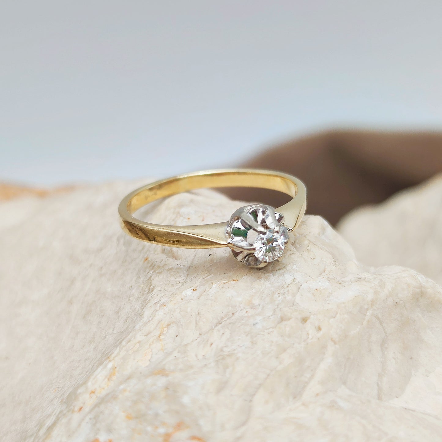 Vintage Diamond Solitaire ring in 14K gold