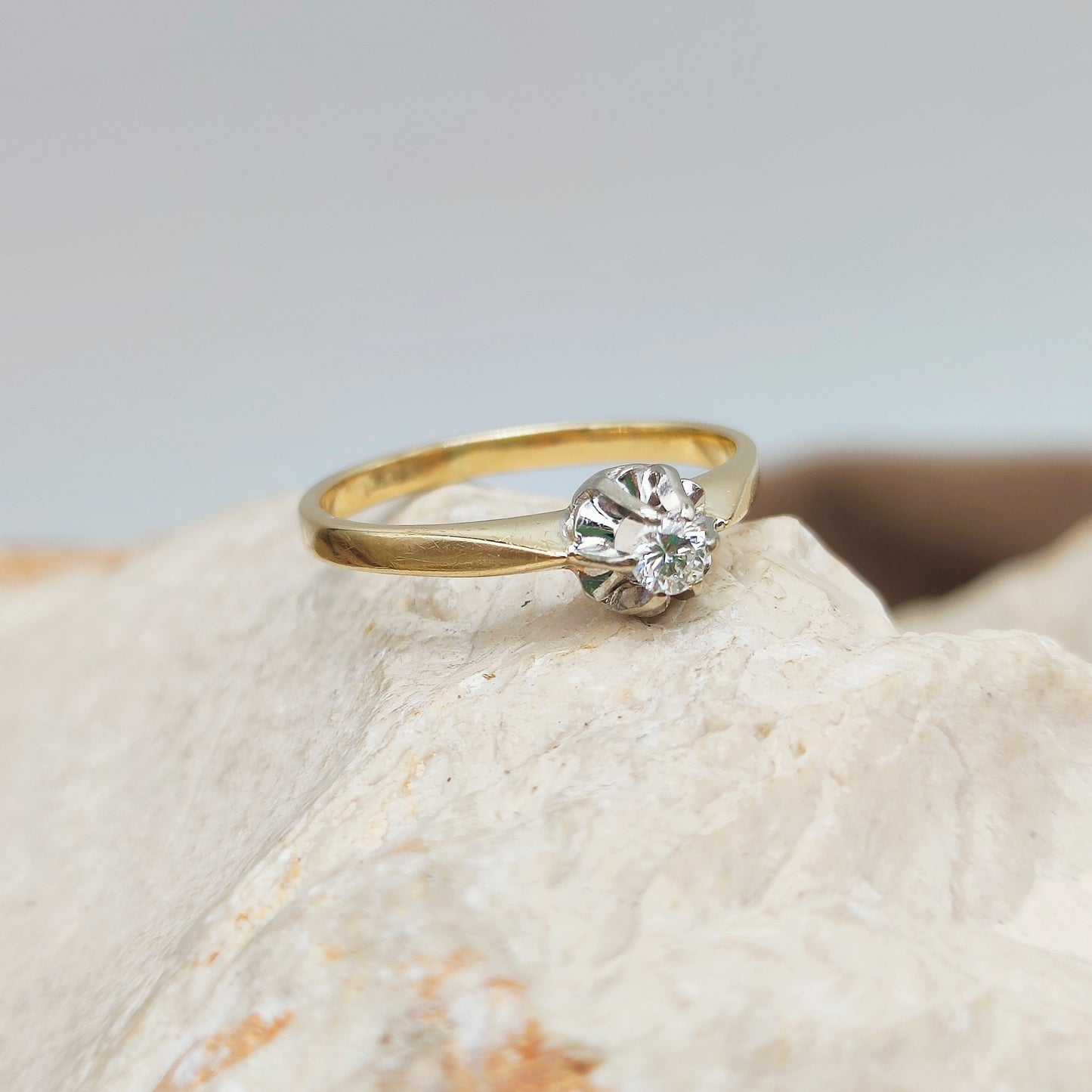 Vintage Diamond Solitaire ring in 14K gold