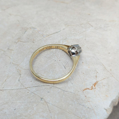 Vintage Diamond Solitaire ring in 14K gold