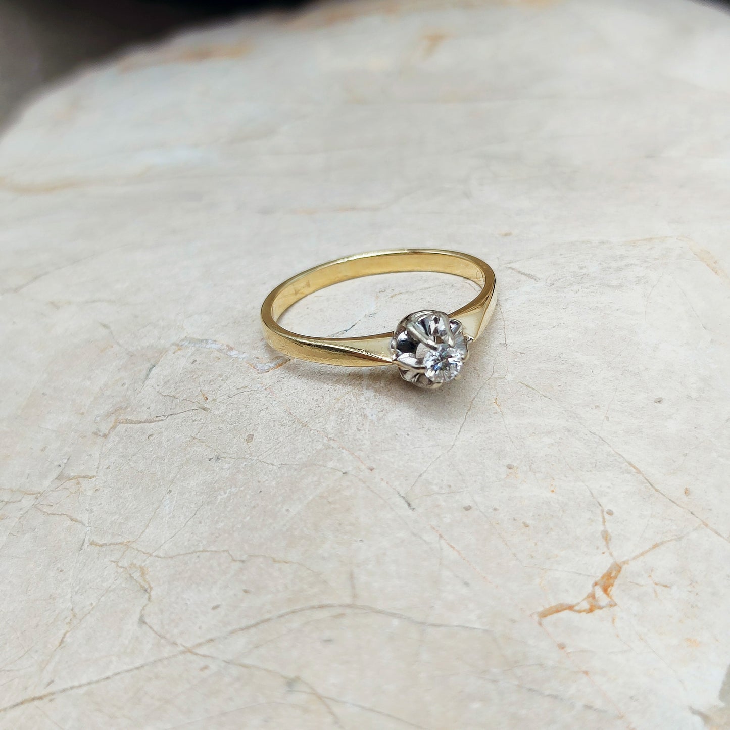 Vintage Diamond Solitaire ring in 14K gold